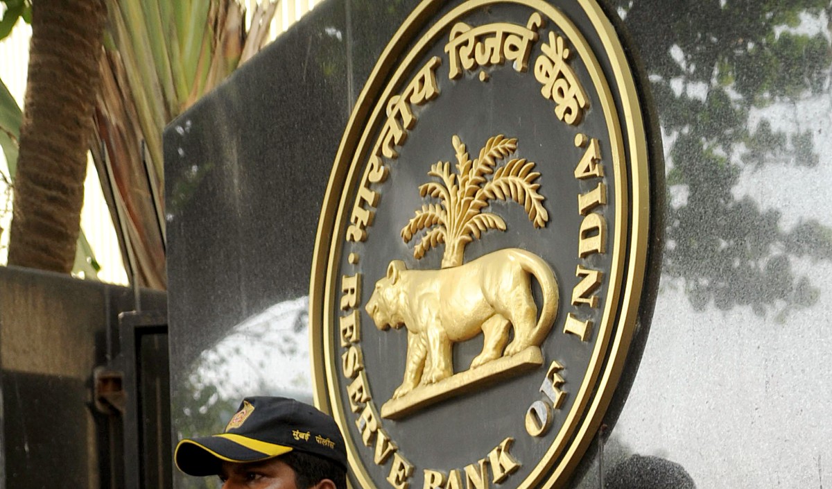 पीएमसी बैंक के ग्राहकों को पहले चरण में नहीं मिलेगा पांच लाख रुपये का बीमा कवर
