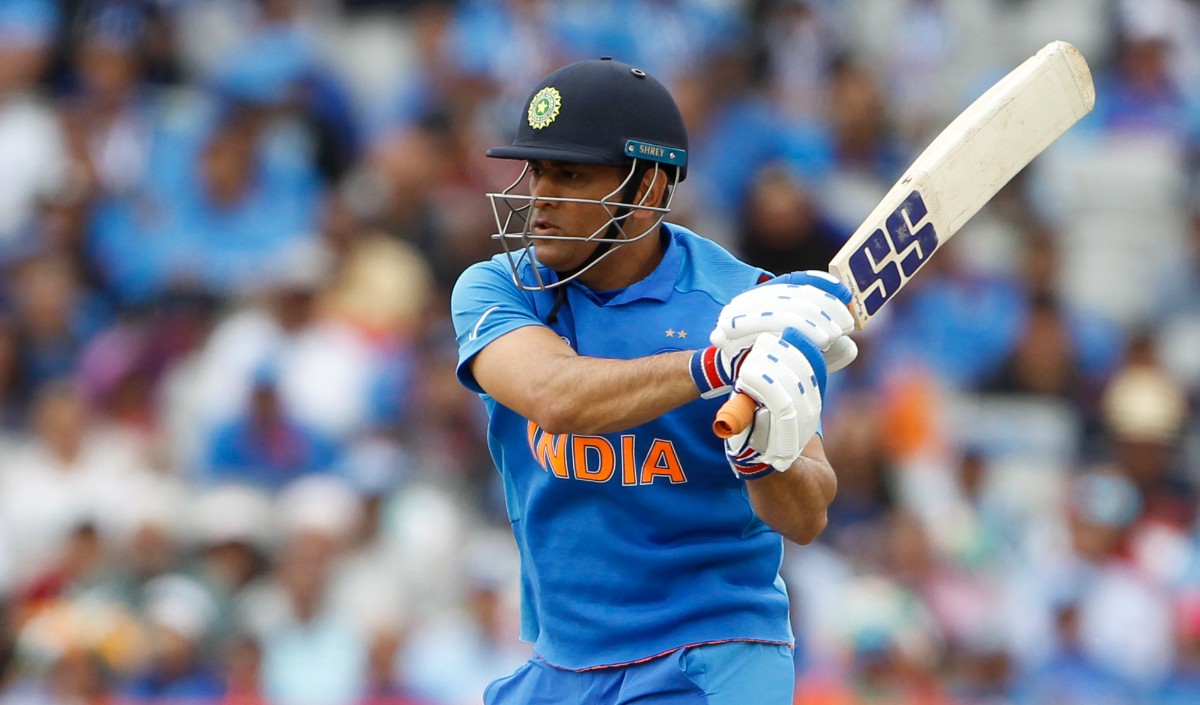 #MentorDhoni | महेंद्र सिंह धोनी जैसा कप्तान कोई नहीं! T20 विश्व कप में  शर्मनाक हार के बाद बोले क्रिकेट फैंस