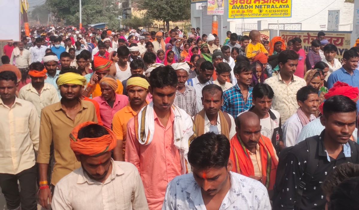 Lakhs of devotees are doing 14 kosi parikrama in enthusiasm for construction of Ram temple