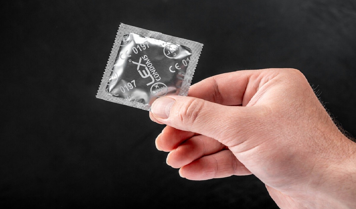 condom-king-africa-kenya-man-gives-free-condoms-to-people