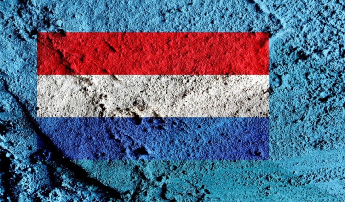 कोरोना वायरस संबंधी नए नियमों के खिलाफ नीदरलैंड में प्रदर्शन, हिंसा