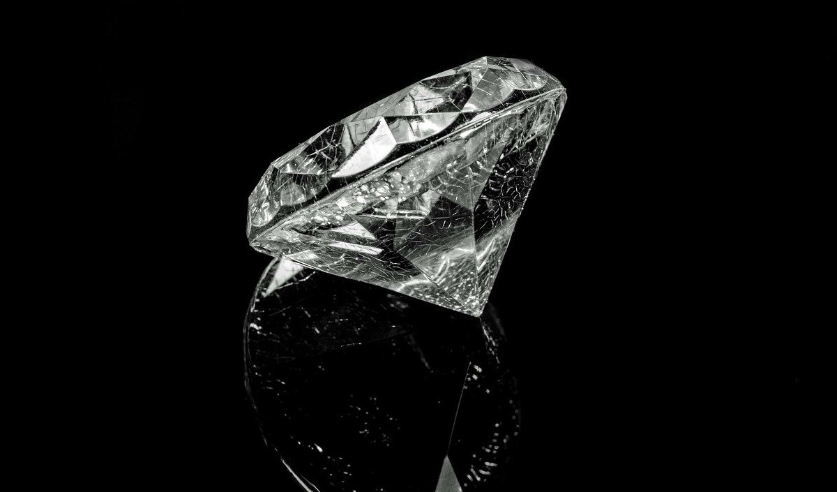 Traders not registered with GJEPC barred from importing, exporting  diamonds