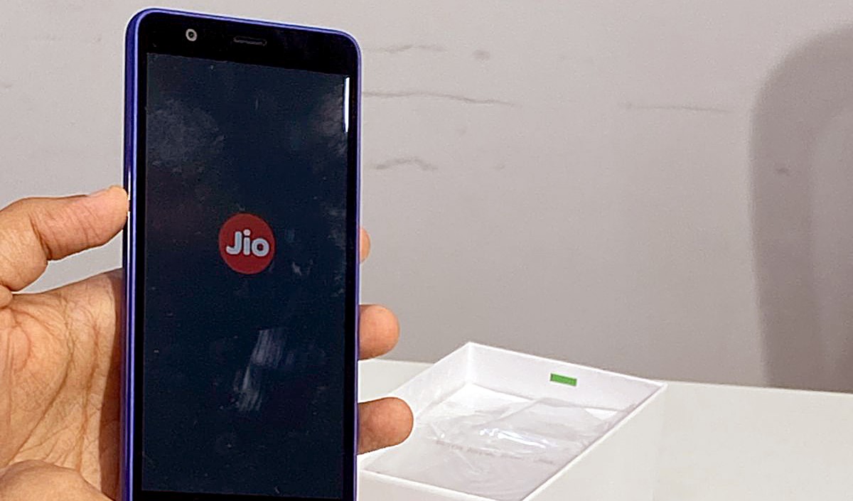 jio loses over 19 mn mobile users in sept: trai