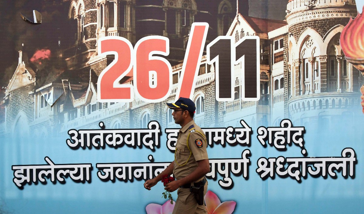 मुंबई का 26/ 11 आतंकवादी हमला , बॉलीवुड ने शहीदों, मृतकों को श्रद्धांजलि दी