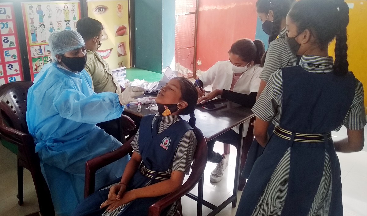 होशियारपुर में 13 छात्रों के कोरोना संक्रमित पाए जाने के बाद स्कूल बंद