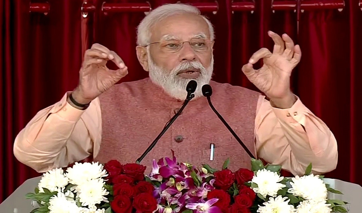 जब देहरादून में दिखा PM मोदी का कवि रूप, तालियों से गूंज उठा पूरा मैदान