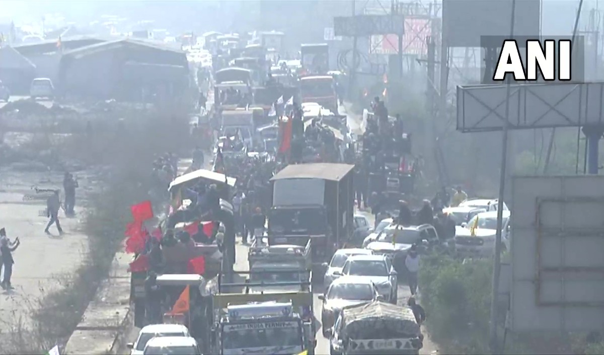 Farmers sentiments shaking at Singhu picket site traffic affected in many places