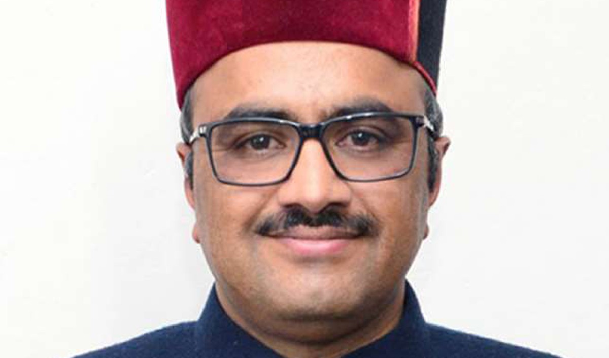 Dr. Rajeev Saijal