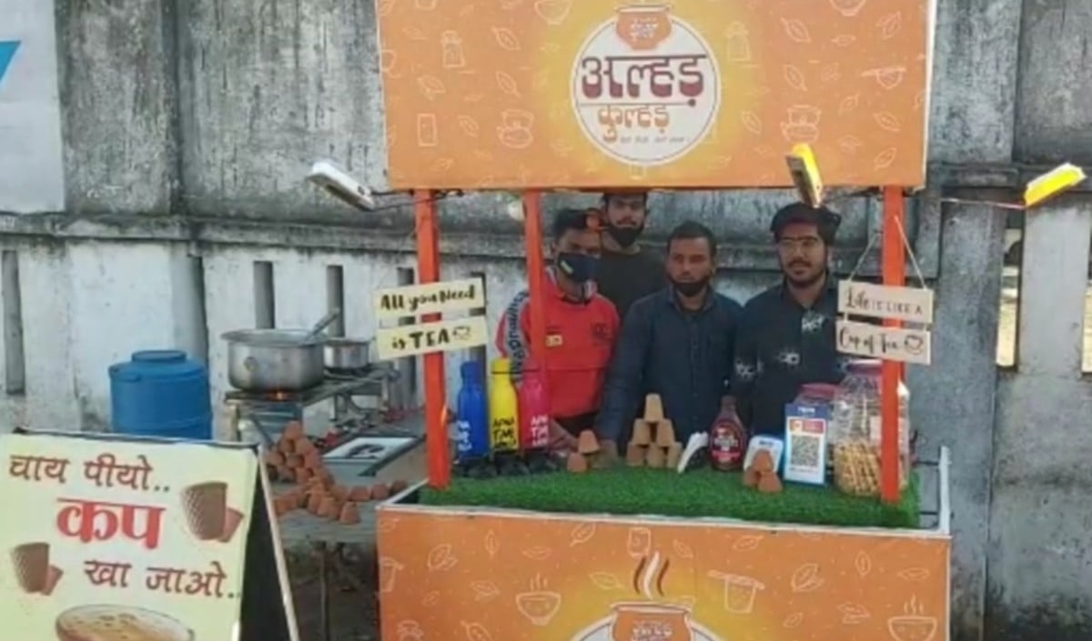 Chai piyo aur kulhad kha jao Chai piyo aur kulhad kha jao