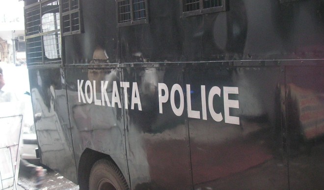 कोलकाता पुलिस को भाजपा नेता राकेश सिंह के घर जाने से रोका गया