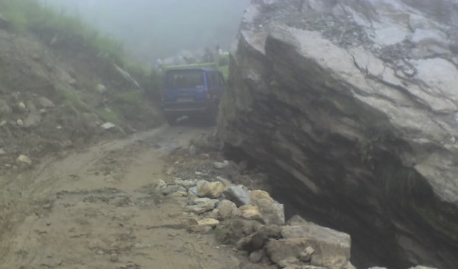 Landslides on Jammu-Srinagar highway after heavy rains, traffic suspended