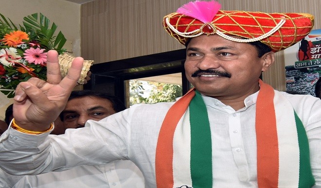 कांग्रेस ने फडणवीस से कहा, राजनीति करने के बदले महाराष्ट्र सरकार का समर्थन करें