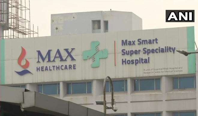दिल्ली के मैक्स अस्पताल में पहुंचाई गयी ऑक्सीजन, दो घंटे की ही बची थी