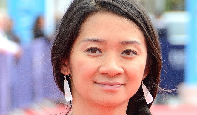 फिल्मकार क्लो झाओ ने सर्वश्रेष्ठ निर्देशक का ऑस्कर पुरस्कार जीतकर रचा इतिहास