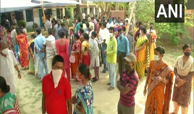 पश्चिम बंगाल विधानसभा चुनाव के अंतिम चरण में 76 फीसदी से अधिक मतदान