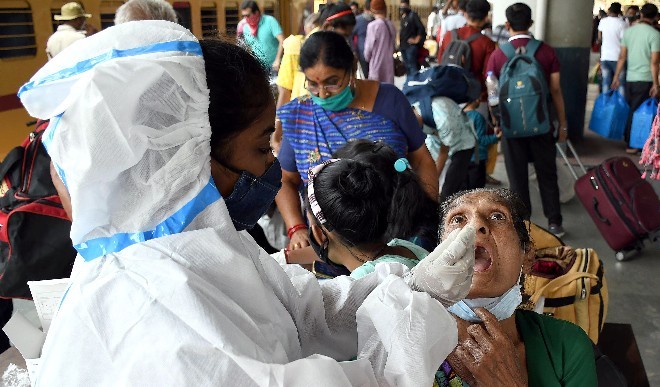 भारत में कोरोना के 2.40 लाख नए मामले आए, 3,741 और मरीजों की मौत