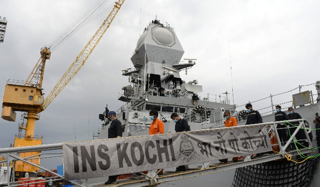 पी 305 बजरे के 70 कर्मियों की मौत, 16 लापता लोगों के लिए नौसेना का अभियान जारी