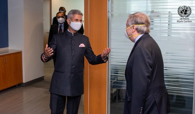 जयशंकर ने संयुक्त राष्ट्र के महासचिव से मुलाकात की, वैश्विक टीका समाधान तलाशने पर जोर दिया
