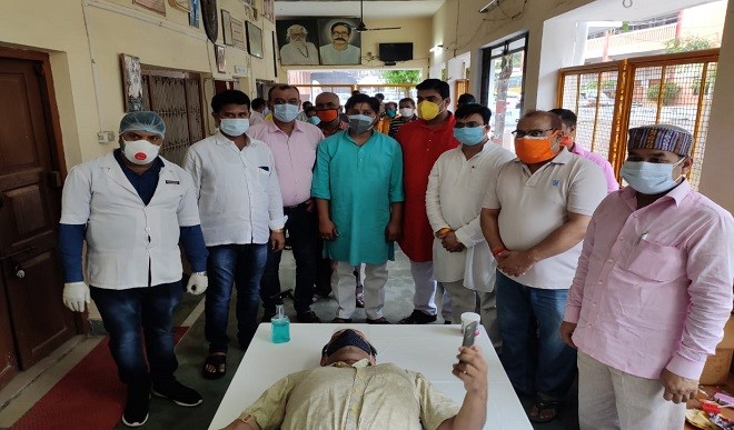 मोदी सरकार के सात साल: गोरखपुर में भाजपा कार्यकर्ताओं ने किया रक्तदान शिविर का आयोजन