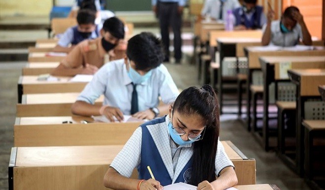 सरकार 12वीं कक्षा की बोर्ड परीक्षाओं पर दो दिन में करेगी फैसला: अटॉर्नी जनरल