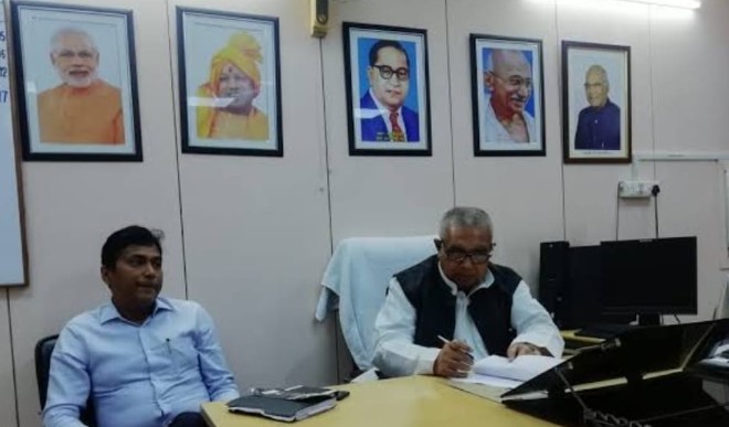 गोरखपुर की खबरें: महापौर की अध्यक्षता में ग्रामीण अभियंत्रण विभाग के अधिकारियों के साथ बैठक सम्पन्न
