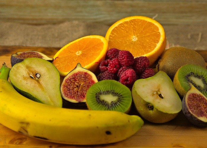 मानसून में इन फलों को खाने से बढ़ेगी इम्युनिटी, भूलकर भी ना खाएं ये फल