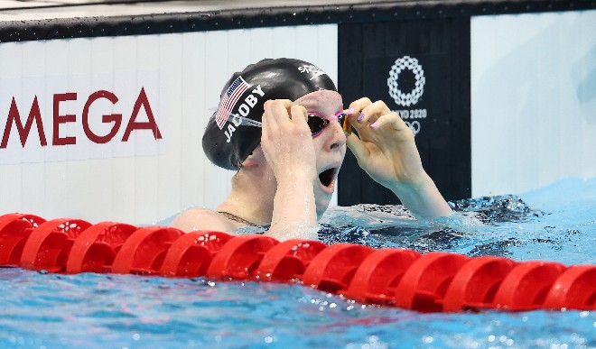 Alaska teen Lydia Jacoby wins gold for U.S. in upset 100-meter breaststroke