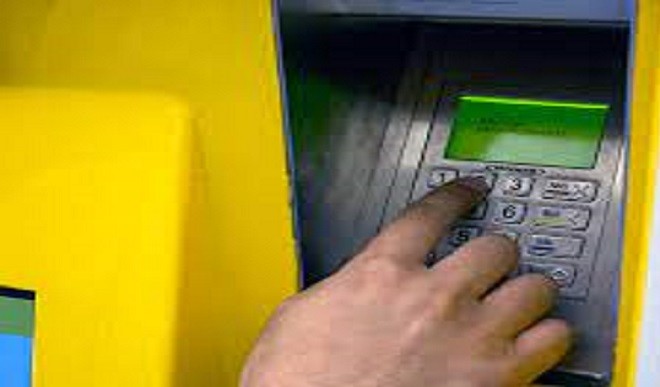 women stole 32 lakh rupees from atm in rajasthan