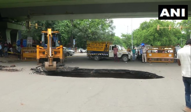 Traffic Near IIT Delhi Diverted as Road Cave in Leads to Sinkhole