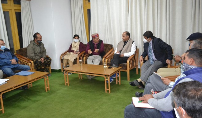 Himachal Pradesh CM holds meeting with senior district level officers of Lahaul