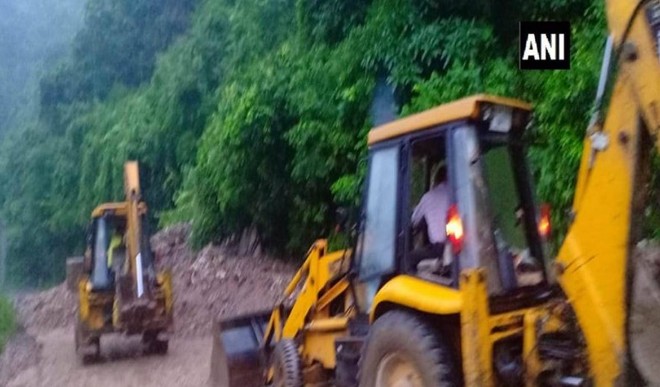 Landslides hit Himachal Pradeshs Solan, Sirmaur districts