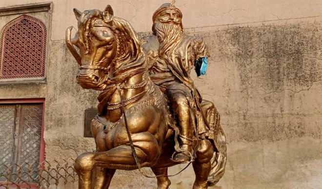 Statue of Maharaja Ranjit Singh damaged in Pakistan