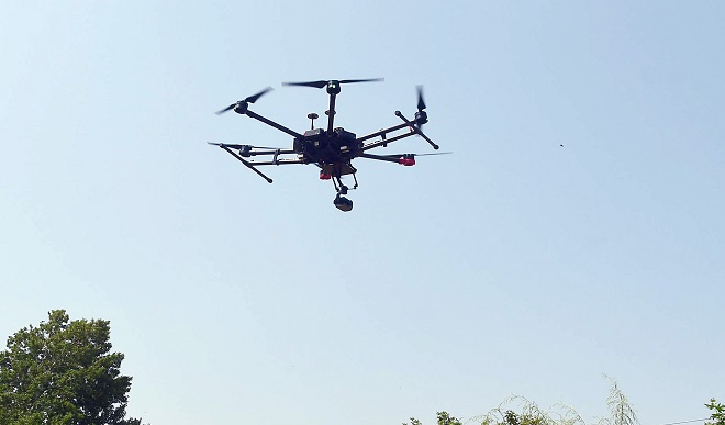 J&K के अरनिया सेक्टर में दिखा ड्रोन, PAK से भेजे जाने का शक, सुरक्षाबलों ने दागी गोलियां