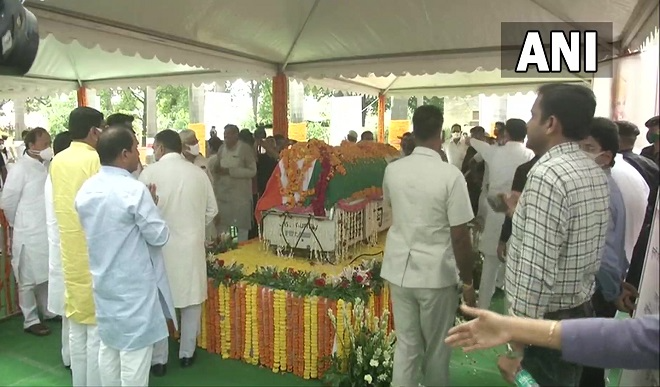 आज पैतृक गांव में होगा कल्याण सिंह का अंतिम संस्कार, आखिरी दर्शन के लिए  उमड़े लोग - kalyan singh last rites will be held in his ancestral village  today