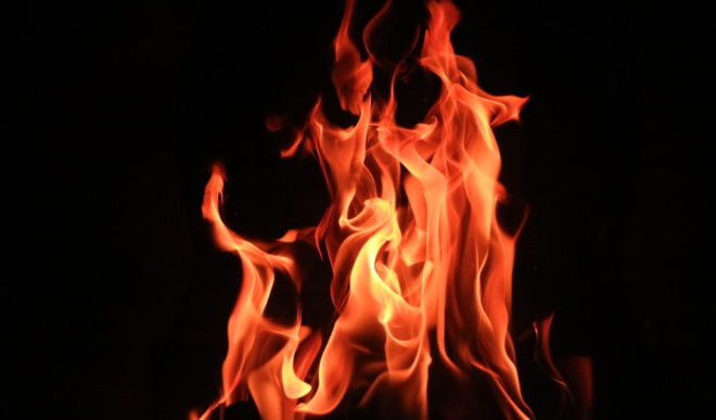 ठाणे में कागजों से भरे गोदाम में लगी भयंकर आग, कोई हताहत नहीं