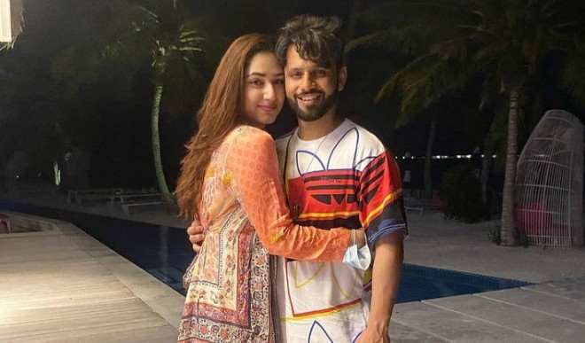 Rahul Vaidya and disha Parmar return to Mumbai from their honeymoon