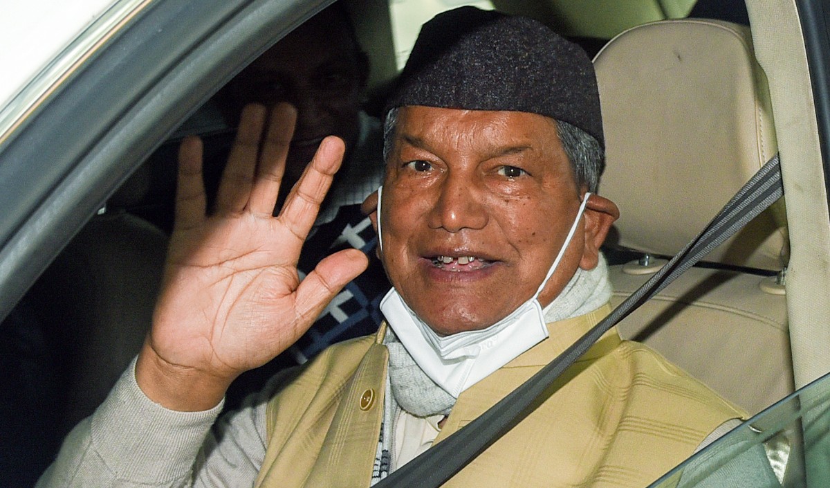 Former CM security lapse man arrives at Harish Rawat stage with a knife