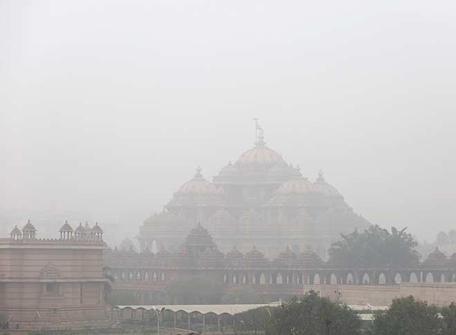 राजधानी दिल्ली में छाया घना कोहरा