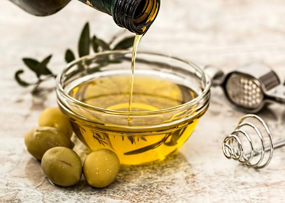 Olive Oil गुणों का खान, आइये जानते है जैतून के तेल के हमारे शरीर के लिए अनोखे फायदे 