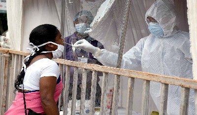 UP में कोरोना संक्रमण के 16,142 नए मामले आए सामने, पिछले 24 घंटे में 17,600 लोग हुए ठीक
