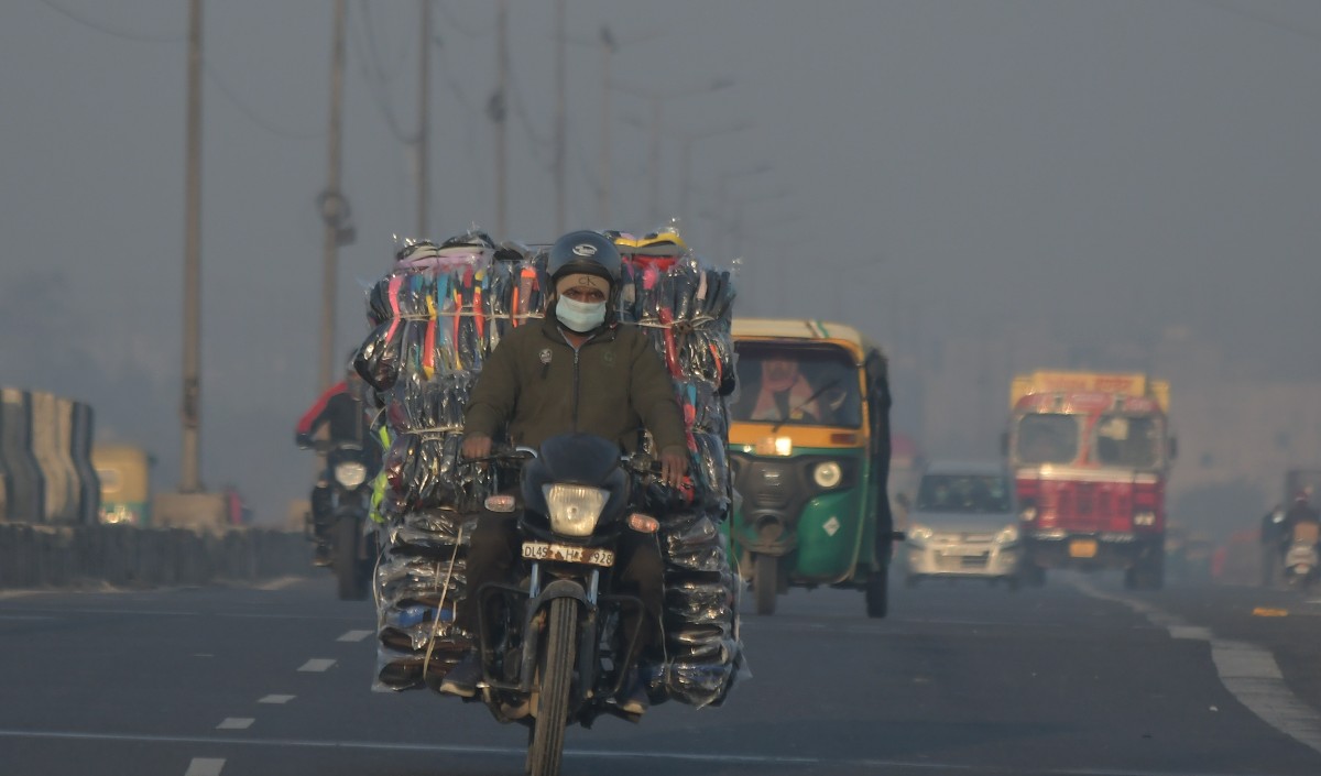 दिल्ली में लगातार छठे दिन ठंड का कहर जारी