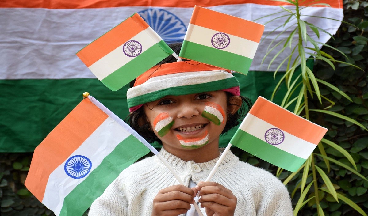 कब और कैसे मिला हर एक को तिरंगा फहराने का अधिकार, भारतीय झंडे की कुछ ऐसी बातें जो आपको नहीं पता होंगी