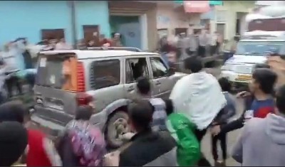 मेरठ में भाजपा प्रत्याशी के काफिले पर हमला, कार के तोड़े शीशे