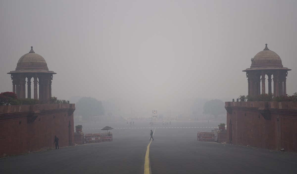 दिल्ली में वायु गुणवत्ता 'खराब' श्रेणी में, न्यूनतम तापमान 17.5 डिग्री  सेल्सियस रहा - air quality in delhi in poor category minimum temperature at  17 degrees celsius