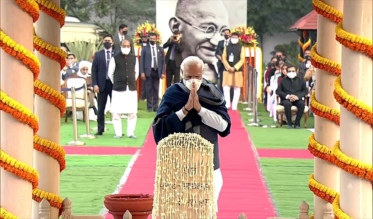 PM's tribute to Gandhi ji