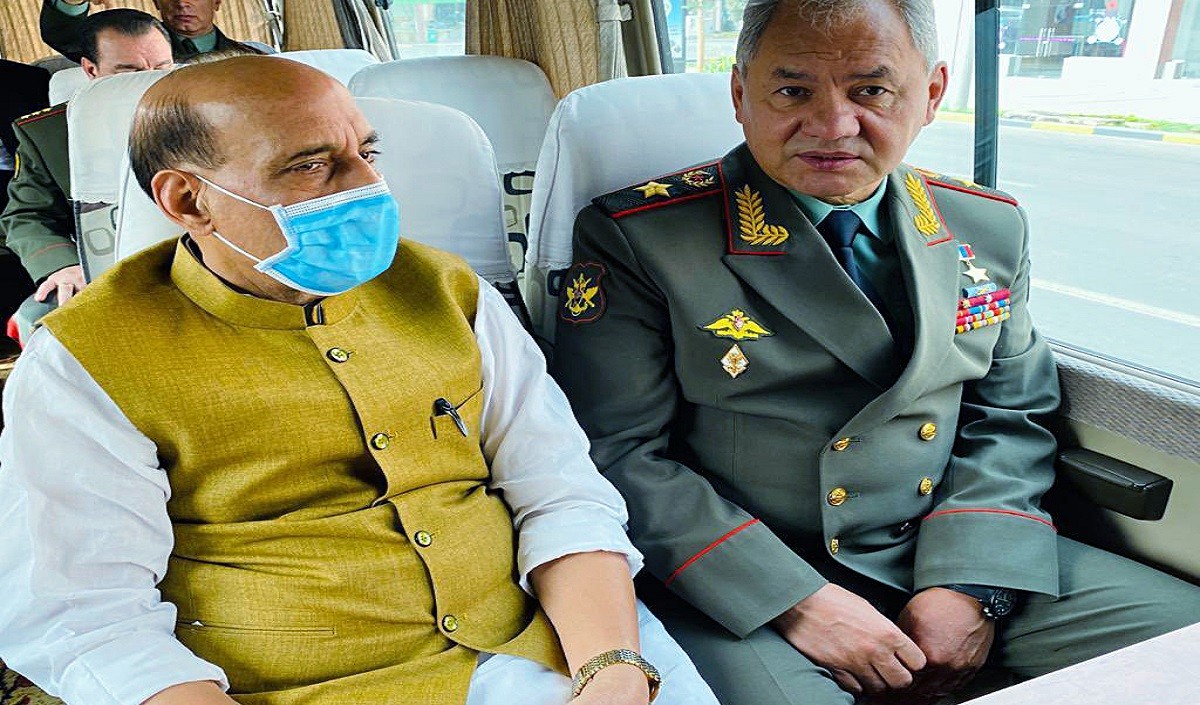 Rajnath Singh and Sergei Shoigu