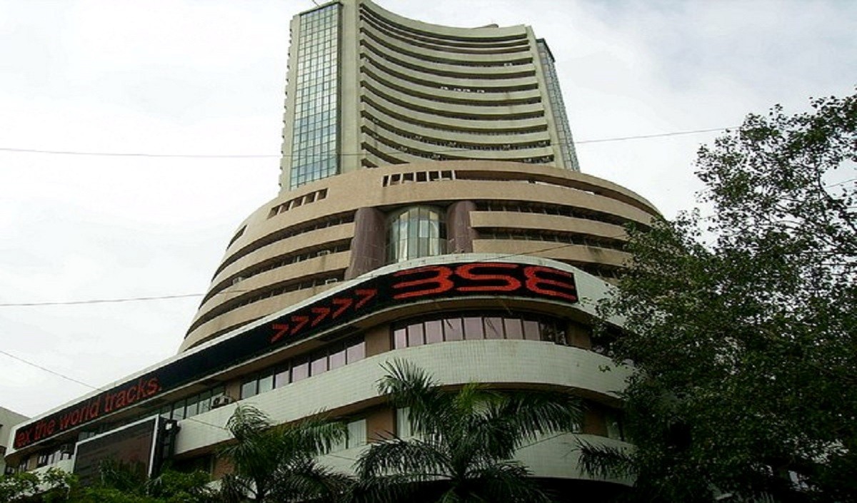 Stock market continues to rise, Sensex closes higher by 375 points