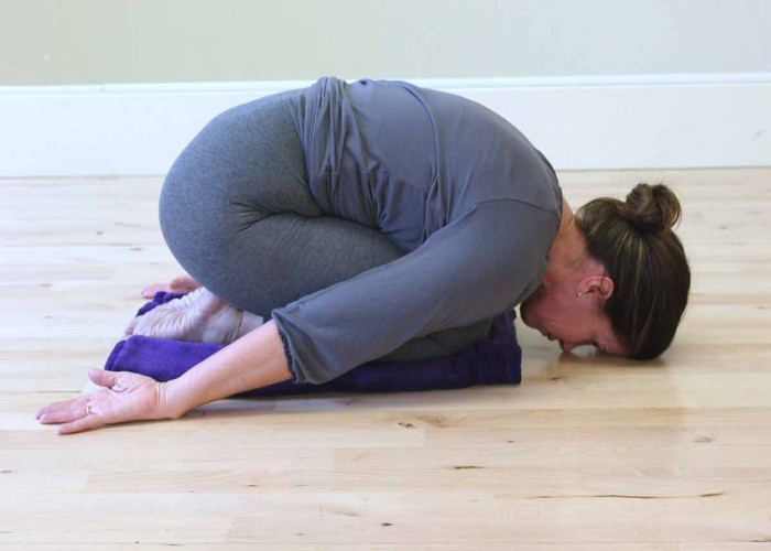 योगा के कुछ आसान टिप्स से पाएं सवाईकल के दर्द से छुटकारा