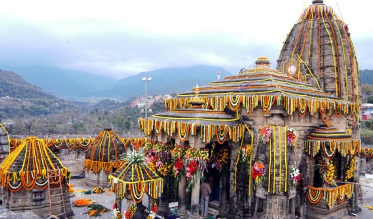 शिवरात्रि  में शिवमयी हो जाता है उत्तर भारत का प्रसिद्ध धाम बैजनाथ शिव मंदिर