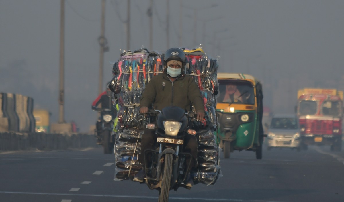 दिल्ली में न्यूनतम तापमान में वृद्धि, आसमान में आंशिक रूप से बादल